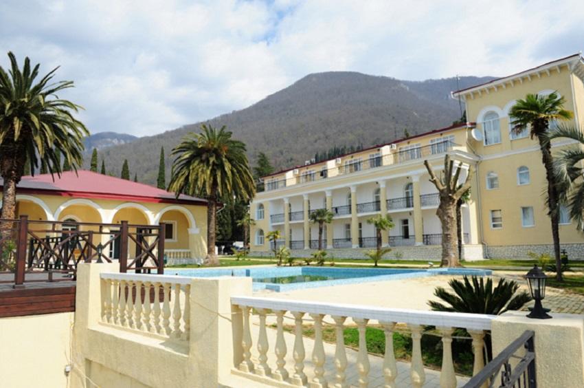 Lazurniy Bereg Hotel Gagra Exterior photo