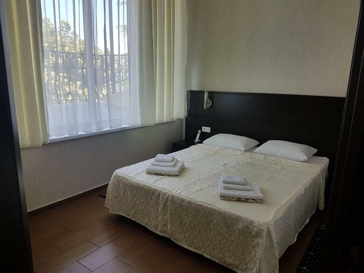 Lazurniy Bereg Hotel Gagra Exterior photo